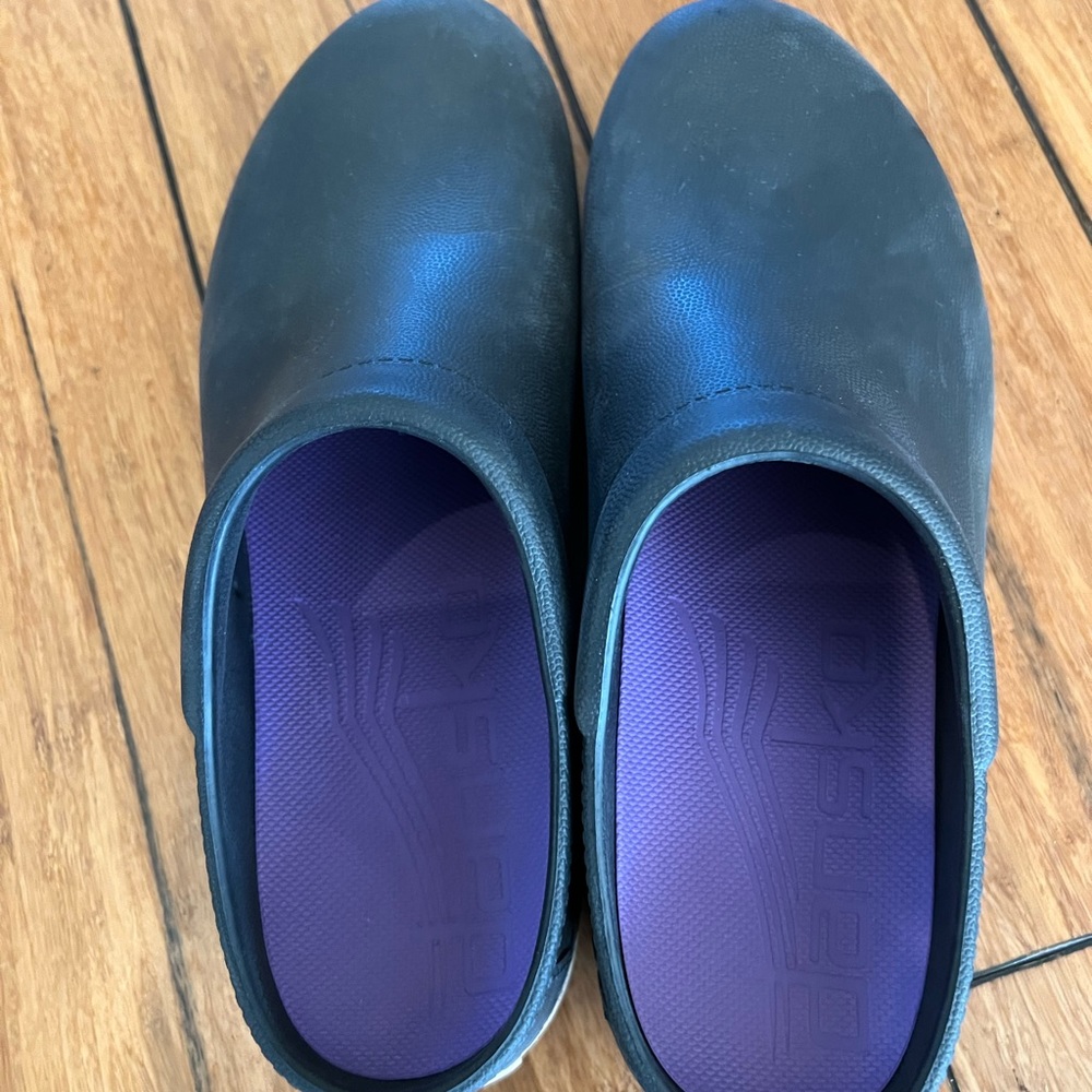 Dansko clogs 8.5 or 39